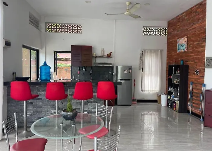 Private With In-suite Bathroom - Lovely House With Garden